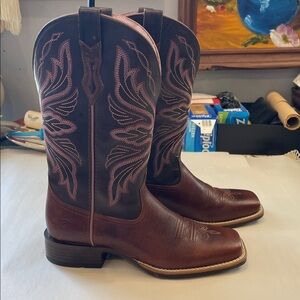 Ariat Women’s Brown Leather Western Boots SZ 8.5B Pink Stitching Square Toe NWOT